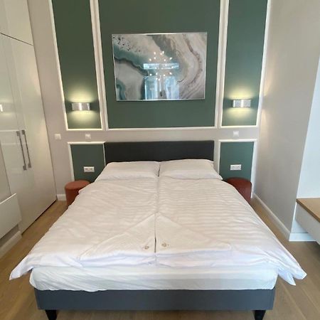 Stylish Apartment Near The River Budapest Bagian luar foto