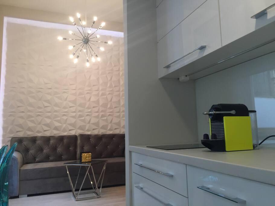 Stylish Apartment Near The River Budapest Bagian luar foto