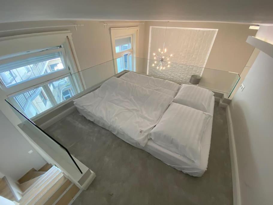 Stylish Apartment Near The River Budapest Bagian luar foto
